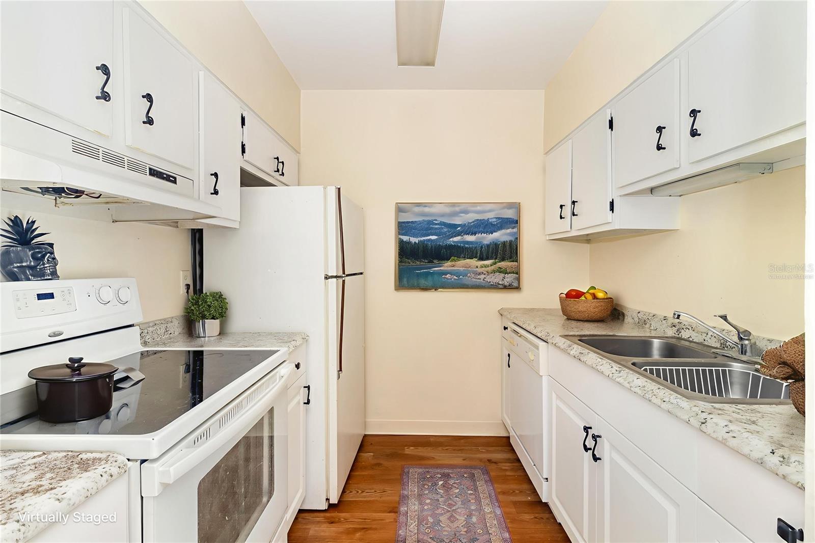 LAKESIDE MANOR APTS CONDO - Residential
