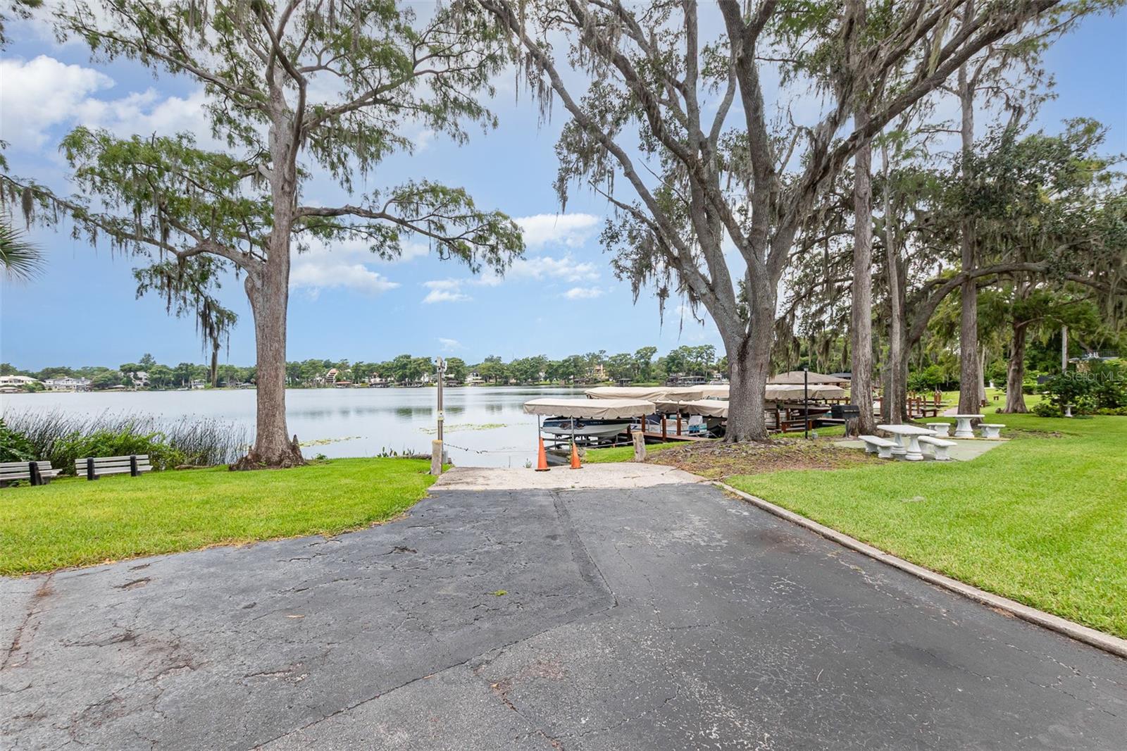 LAKESIDE MANOR APTS CONDO - Residential