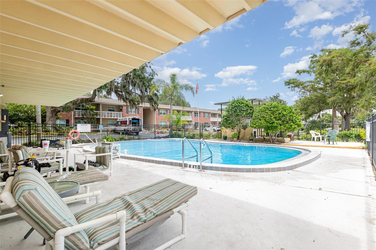 LAKESIDE MANOR APTS CONDO - Residential