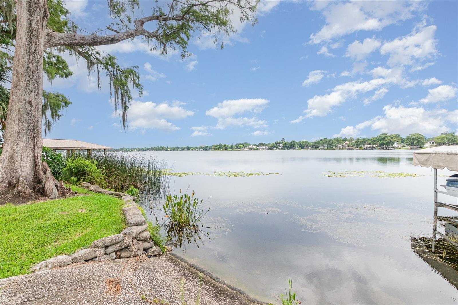LAKESIDE MANOR APTS CONDO - Residential