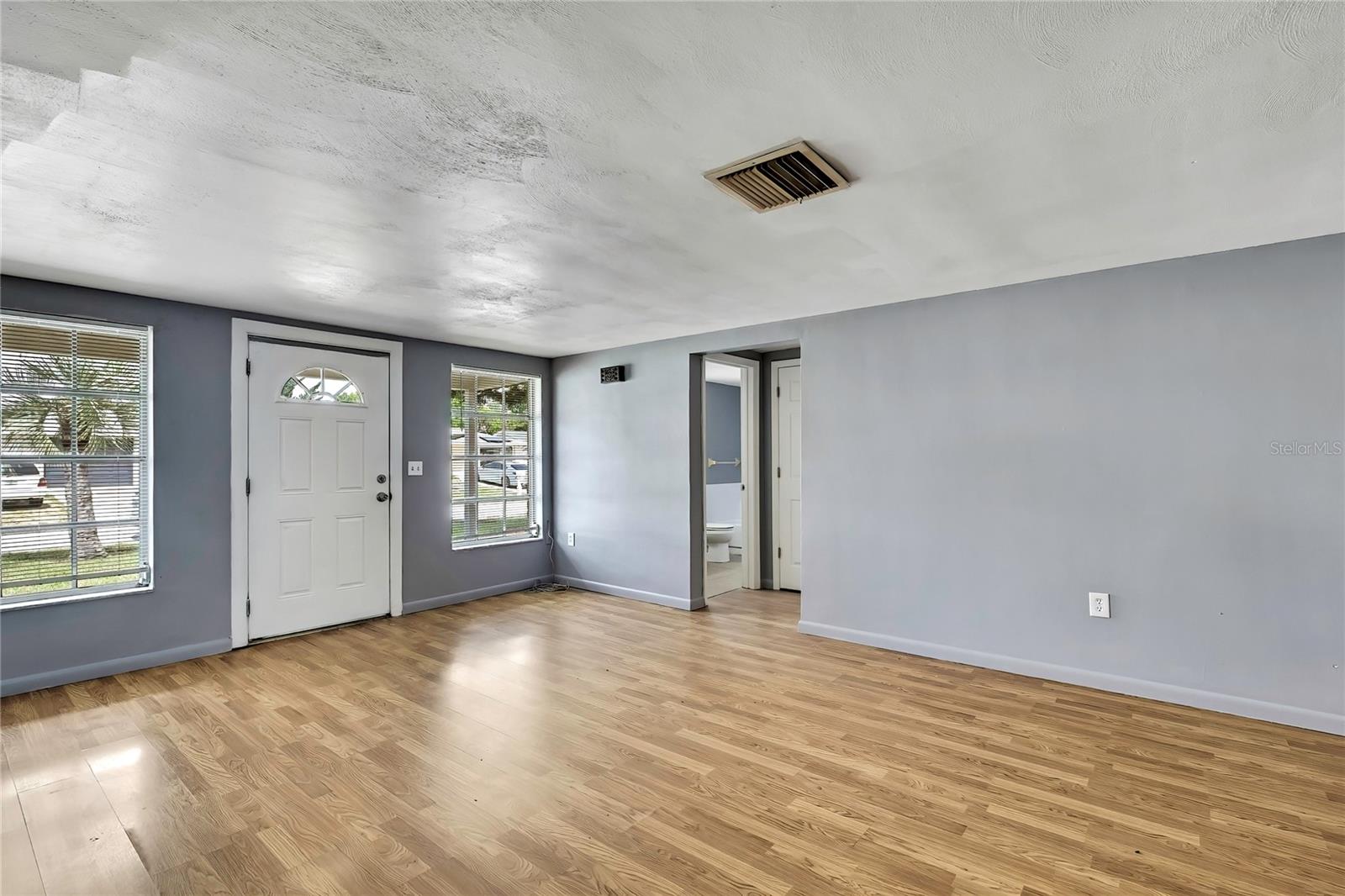 11220 LINDEN LANE