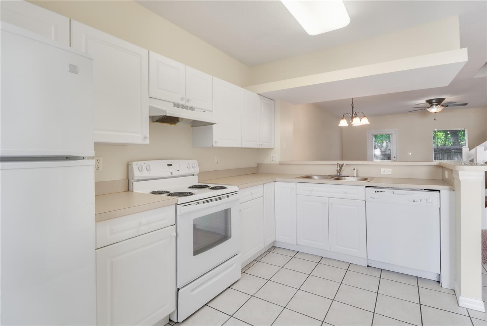 MANHATTAN-HUMPHREY TWNHMS U - Residential Lease