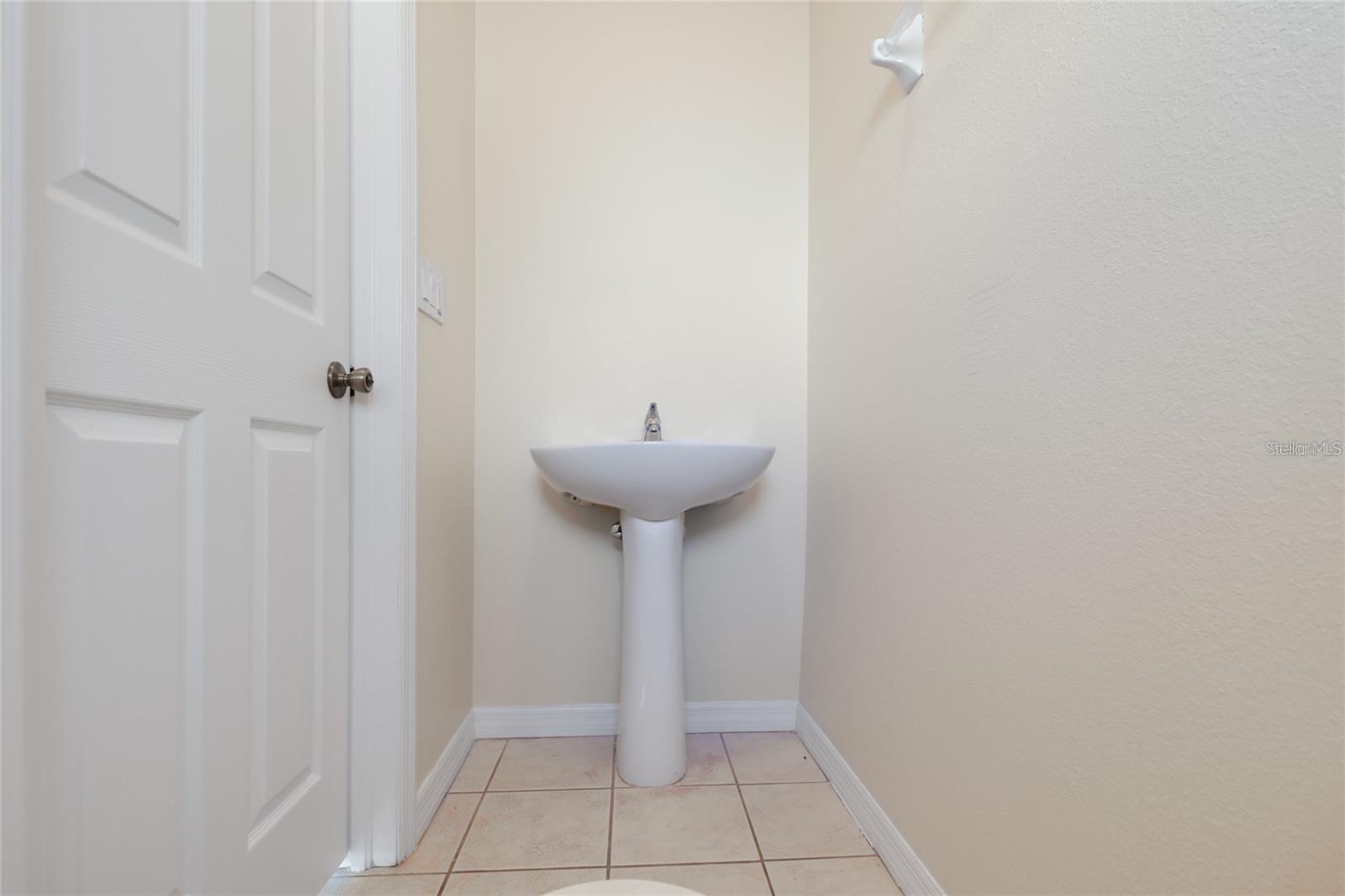 MANHATTAN-HUMPHREY TWNHMS U - Residential Lease