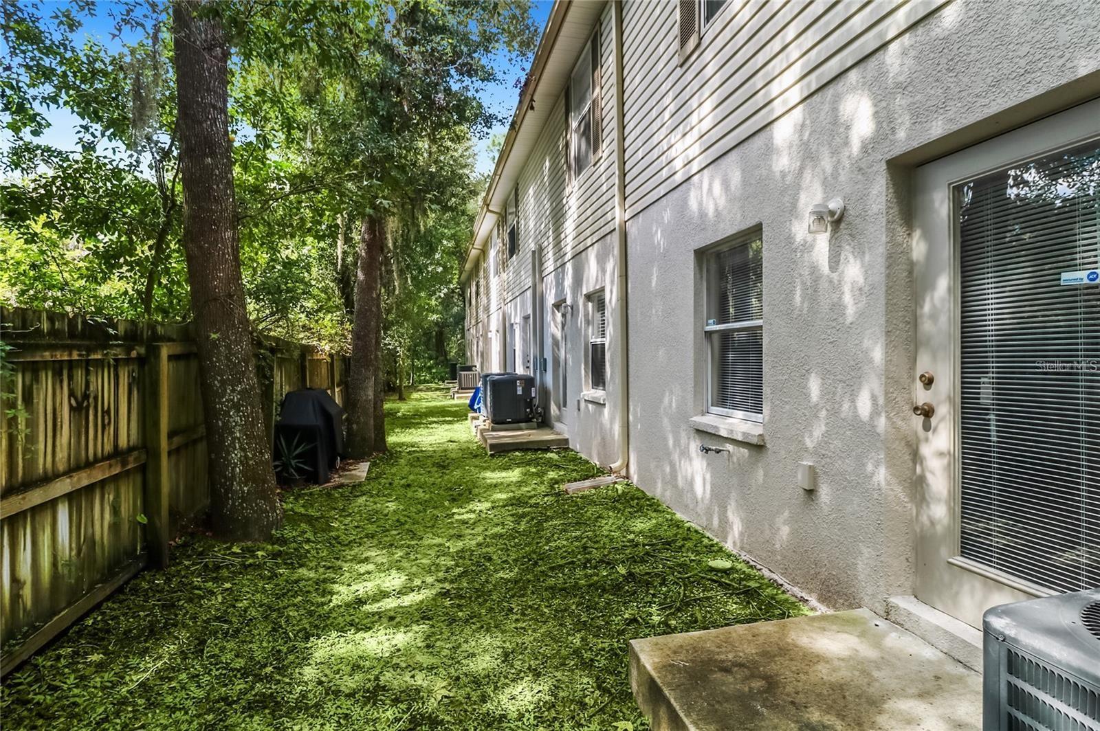 MANHATTAN-HUMPHREY TWNHMS U - Residential Lease