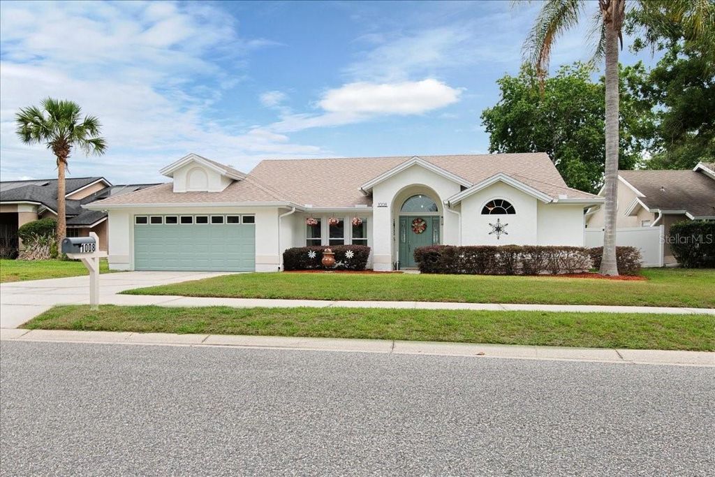 Photo of 1008 Moccasin Run Road, Oviedo, FL 32765 (MLS # O6401243)