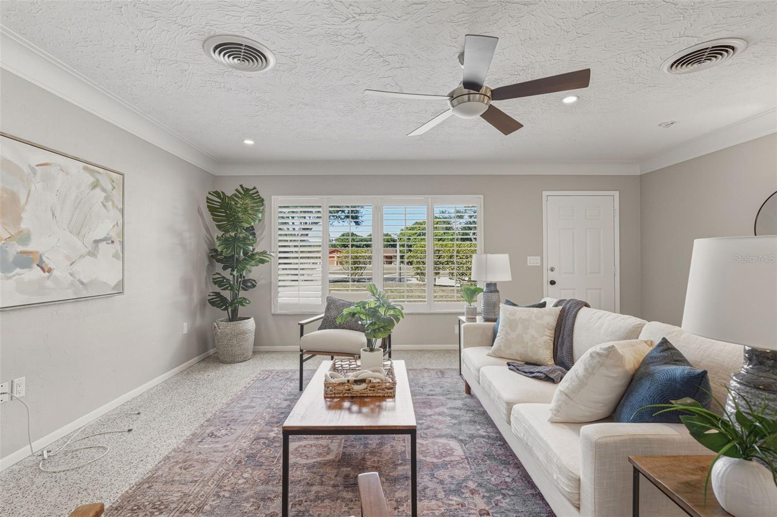 SOUTH GATE - Residential