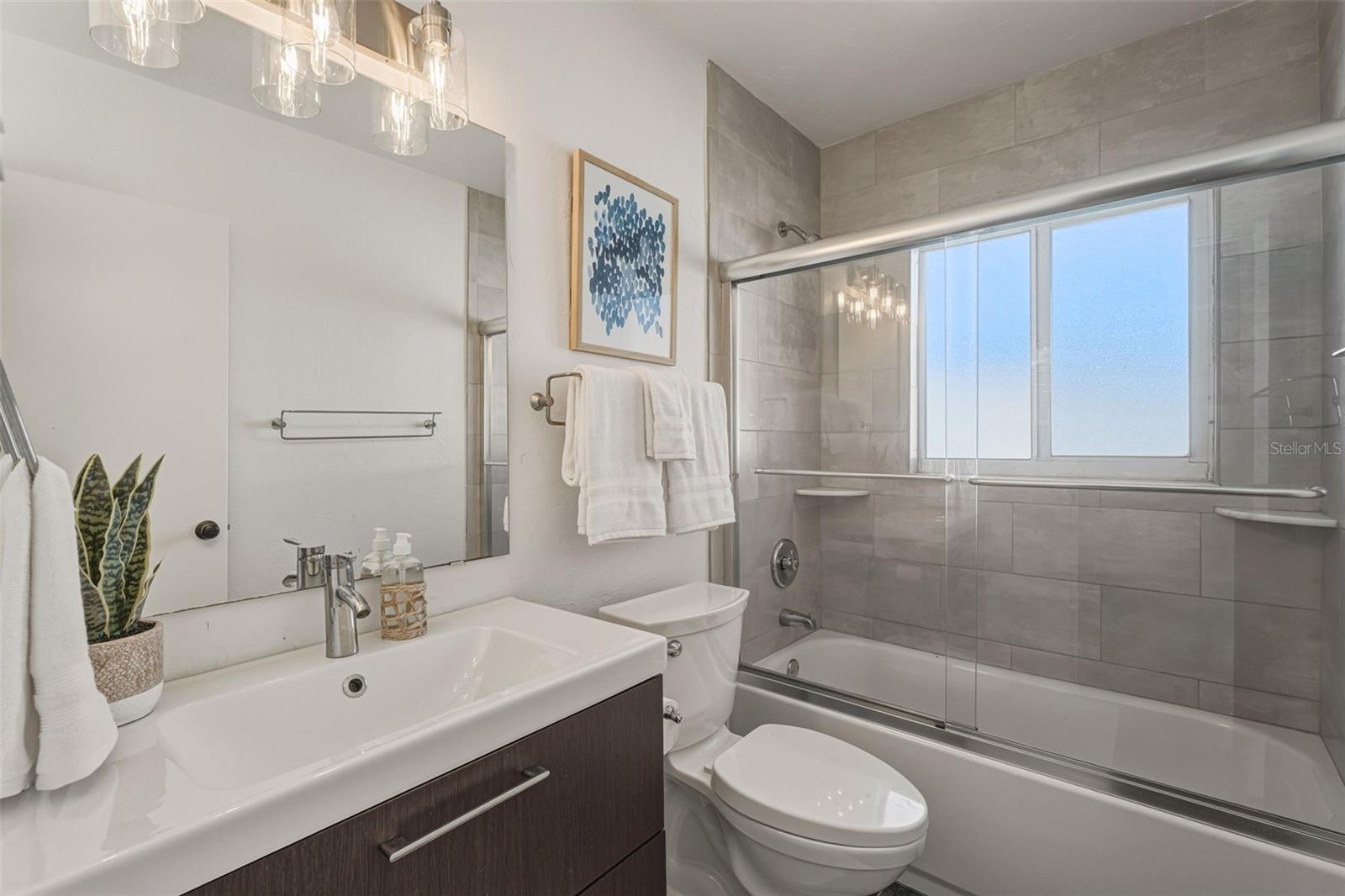 SOUTH GATE - Residential