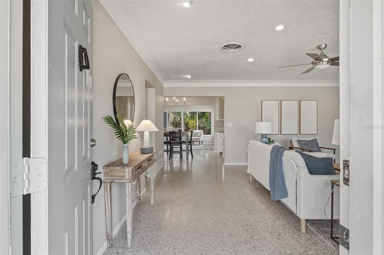 SOUTH GATE - Residential