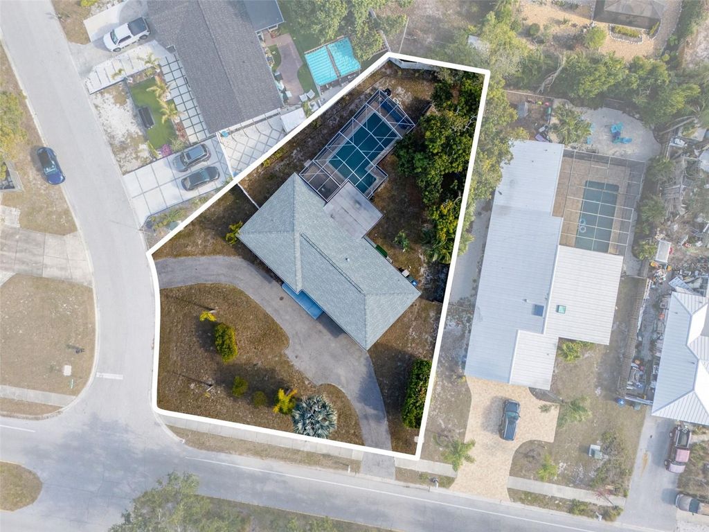 Photo of 2532 Siesta Drive, Sarasota, FL 34239 (MLS # N6142587)