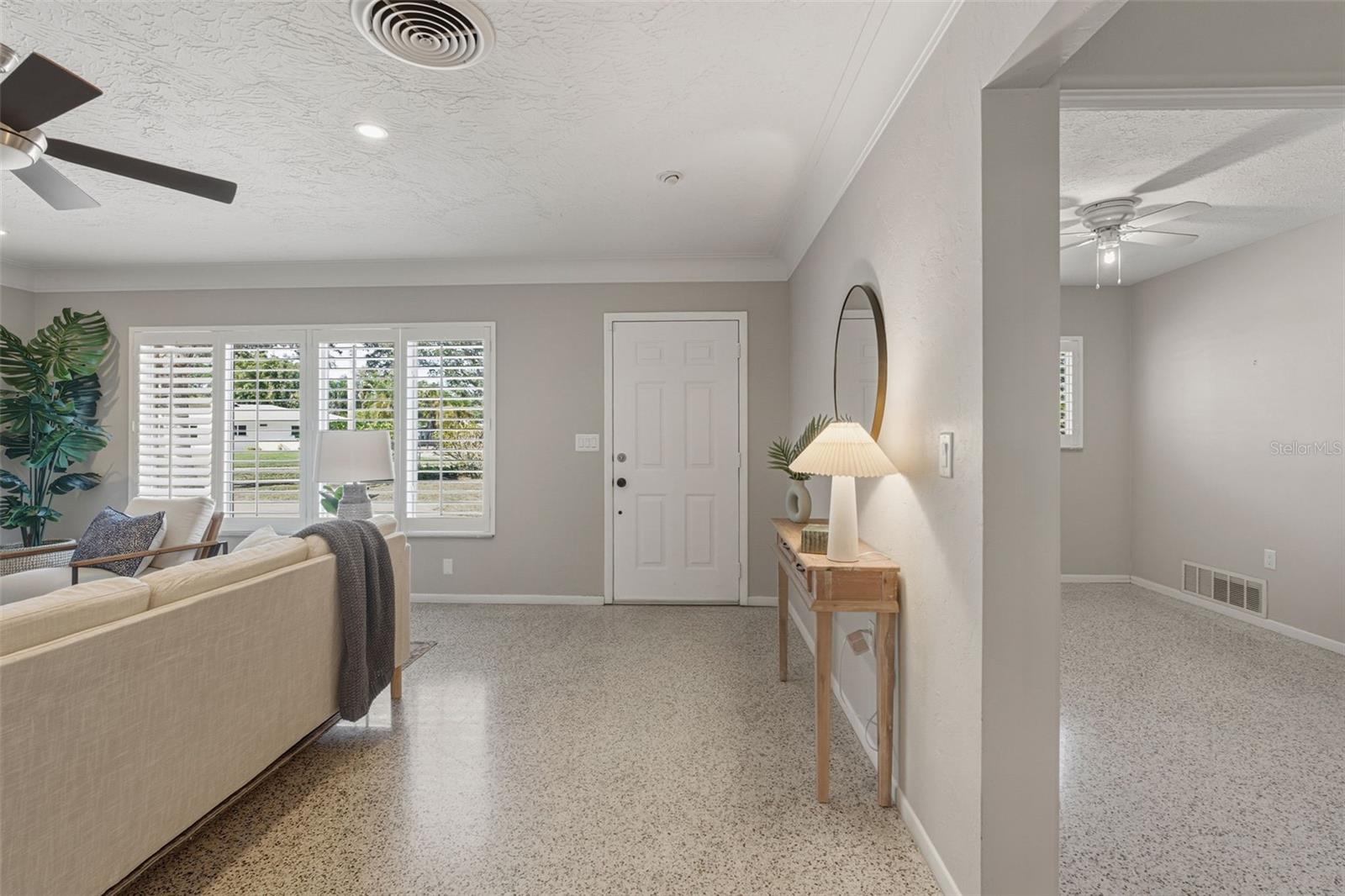 SOUTH GATE - Residential