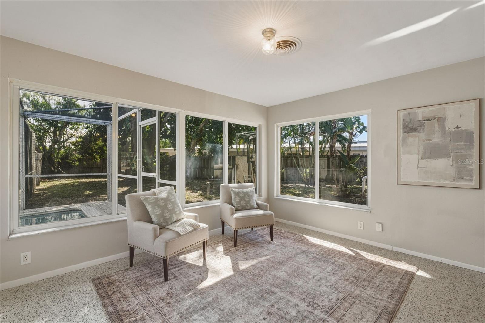 SOUTH GATE - Residential