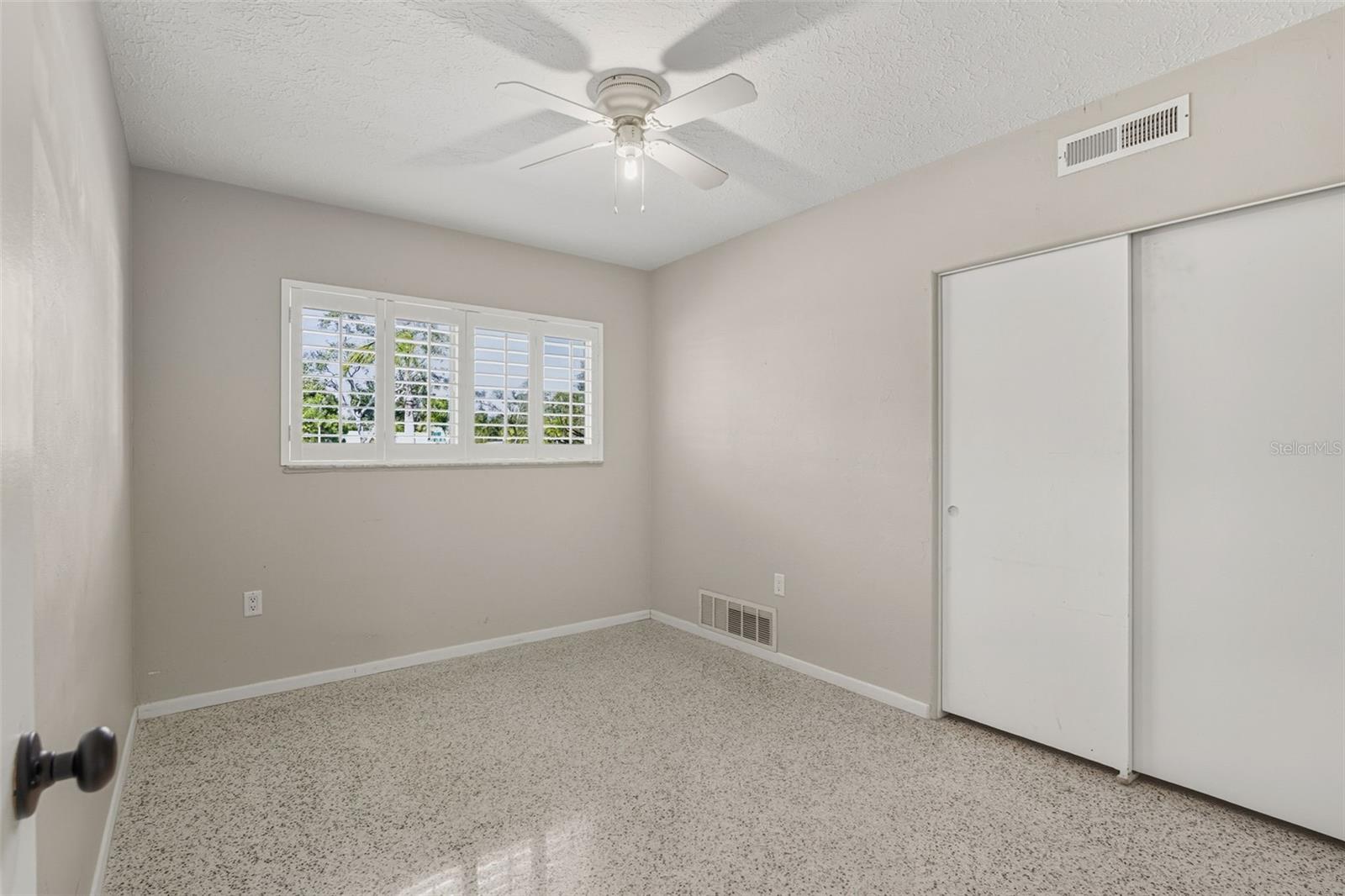 SOUTH GATE - Residential