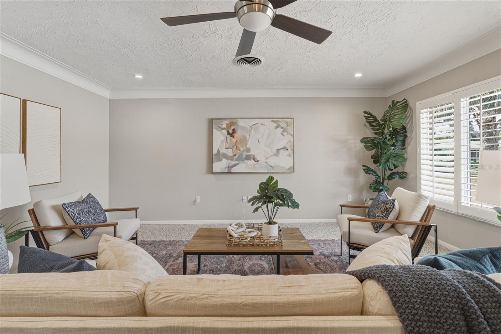 SOUTH GATE - Residential