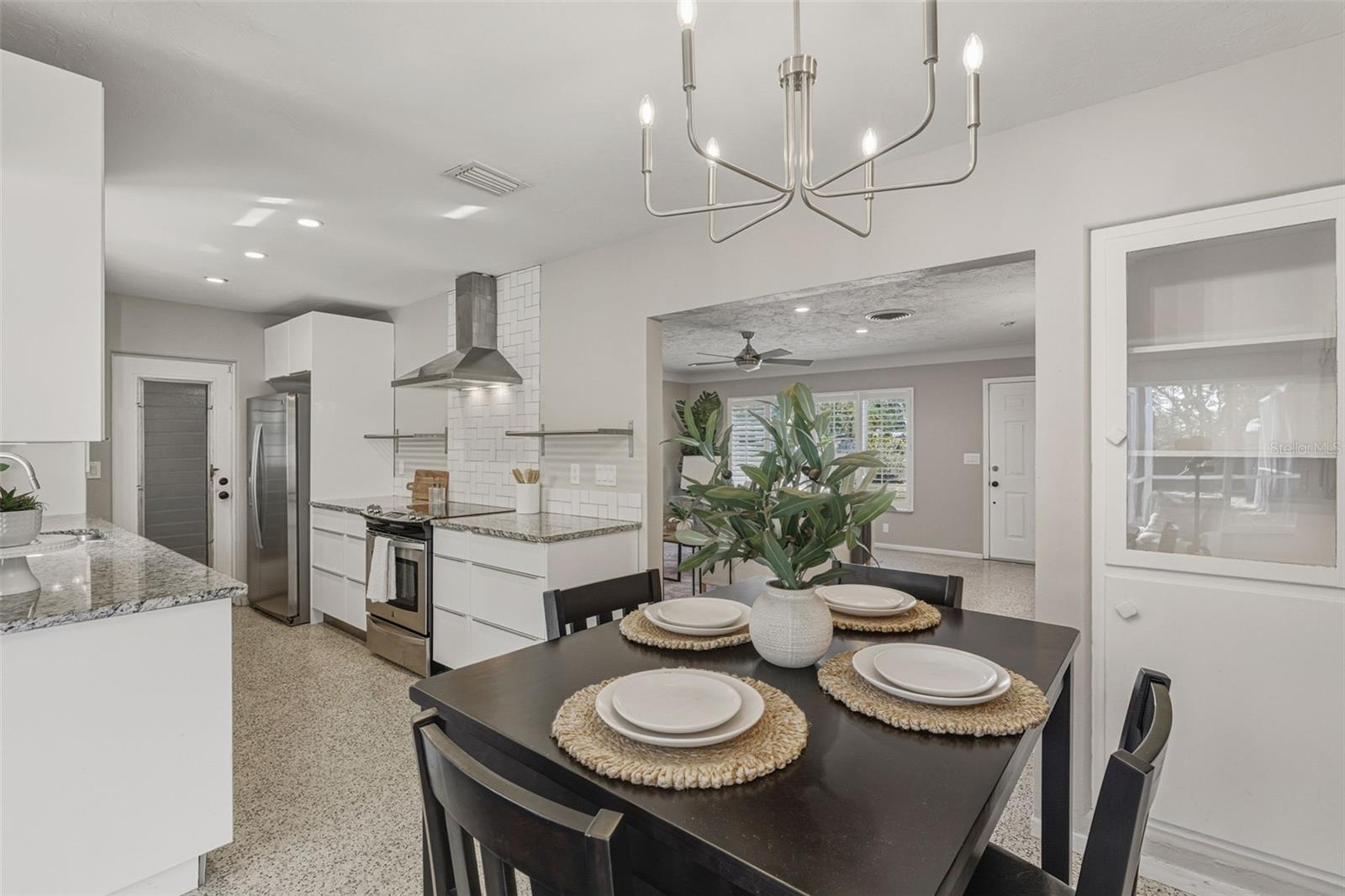 SOUTH GATE - Residential