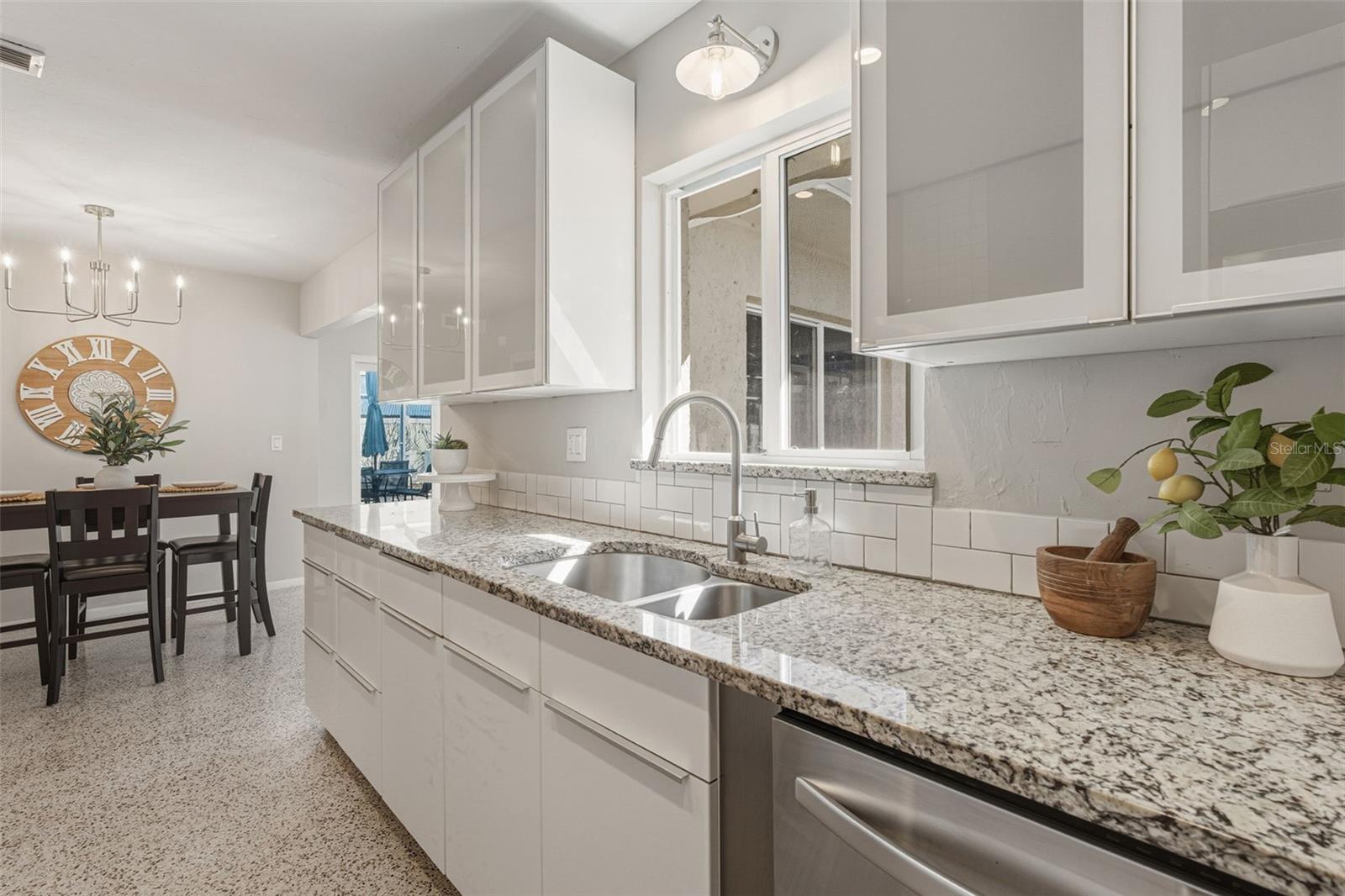 SOUTH GATE - Residential