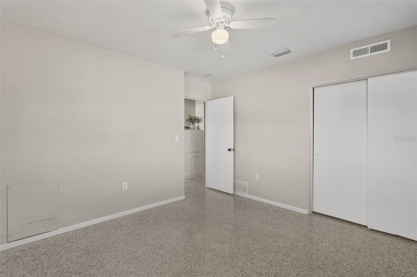 SOUTH GATE - Residential