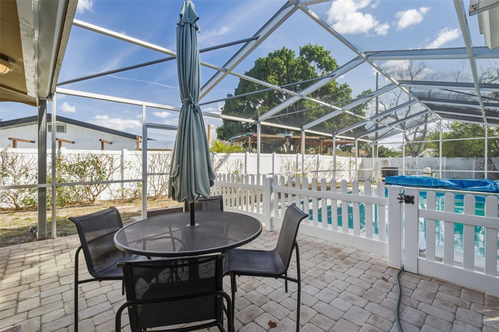 SOUTH GATE - Residential