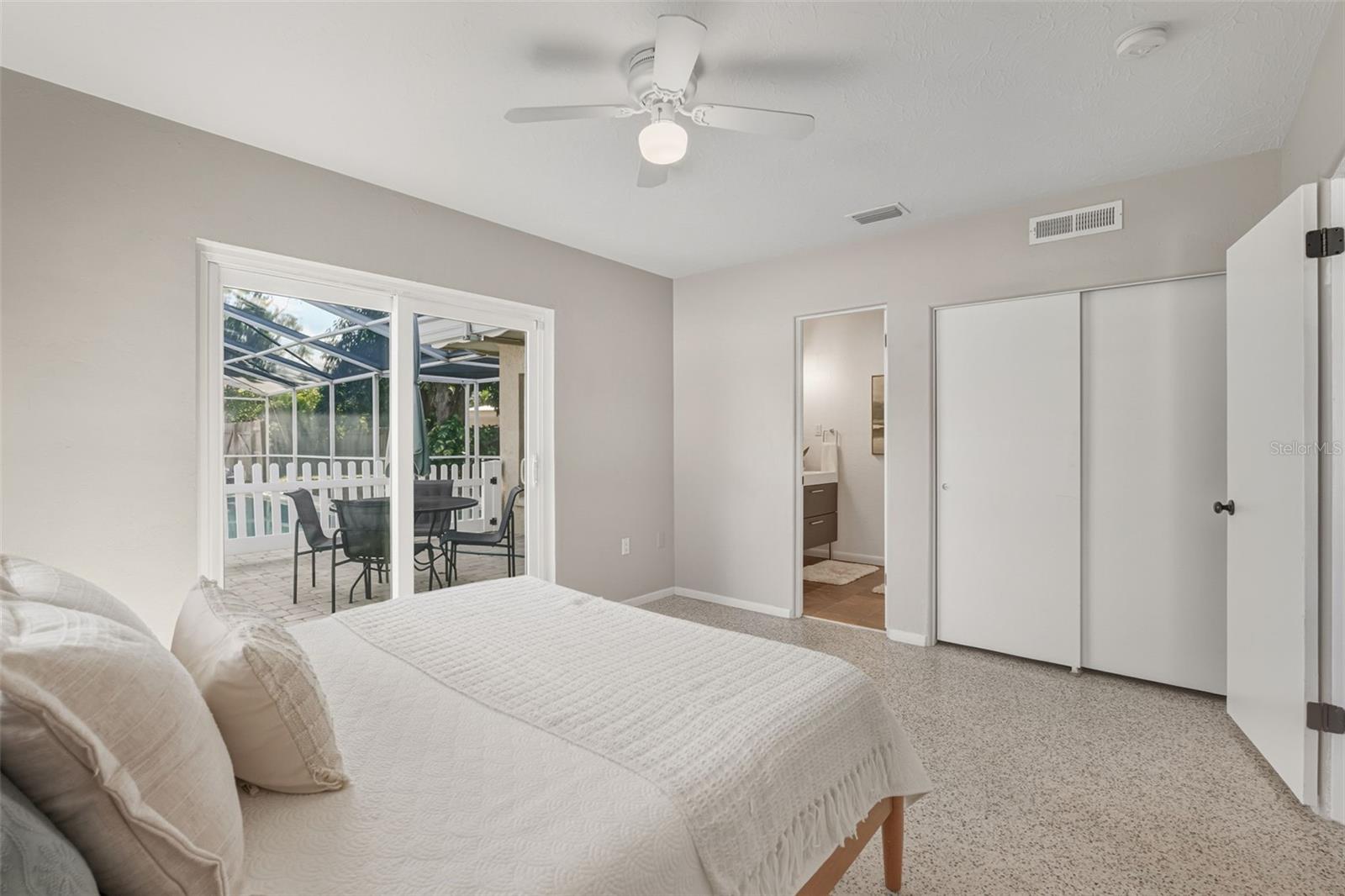 SOUTH GATE - Residential