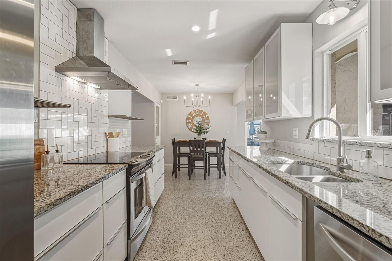 SOUTH GATE - Residential