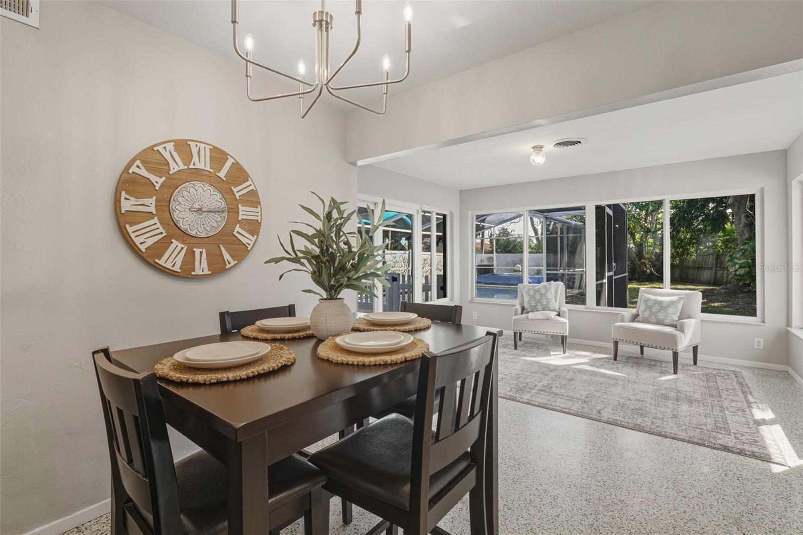 SOUTH GATE - Residential