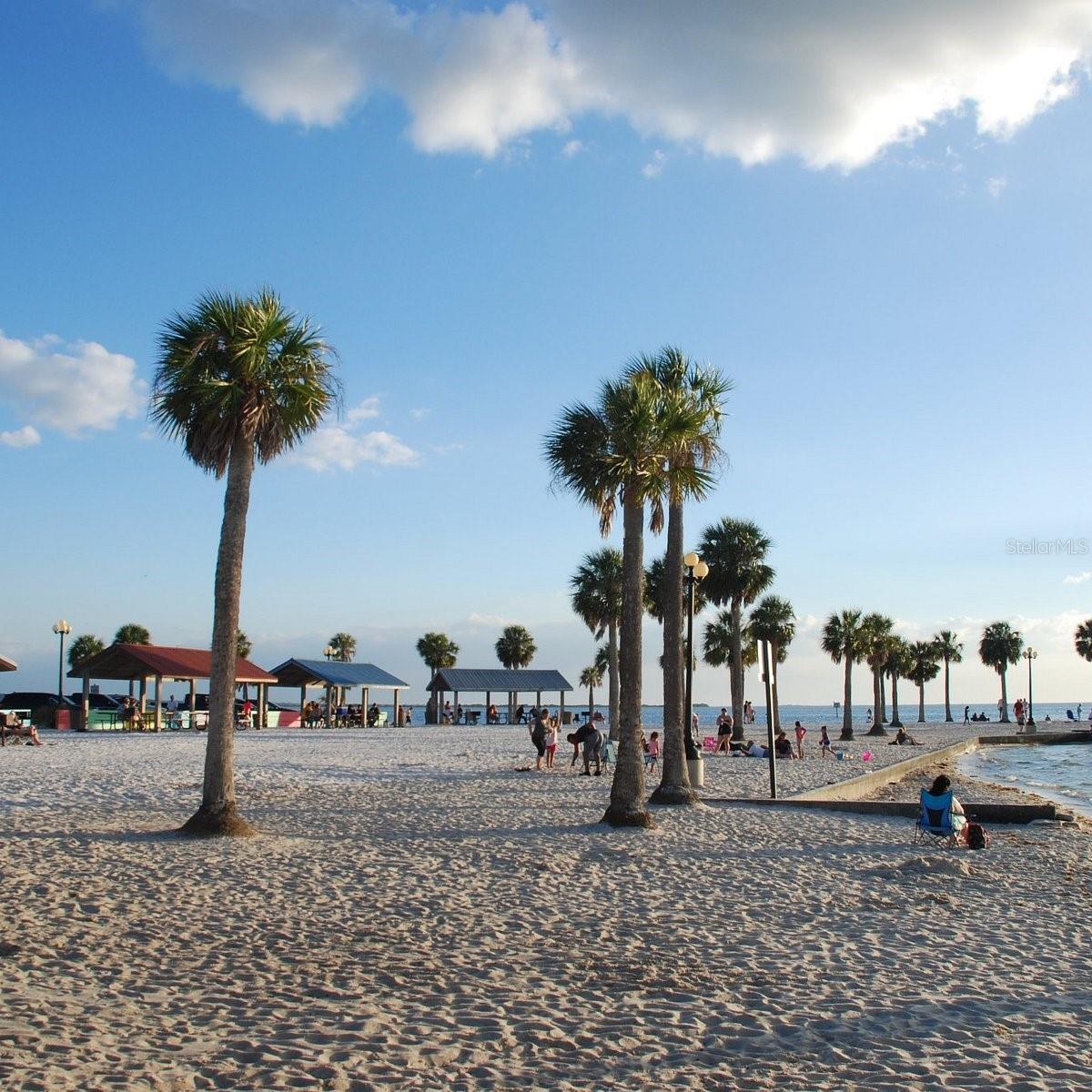 ROYAL HIGHLANDS - Residential