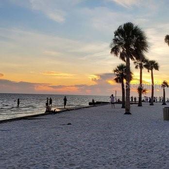 ROYAL HIGHLANDS - Residential