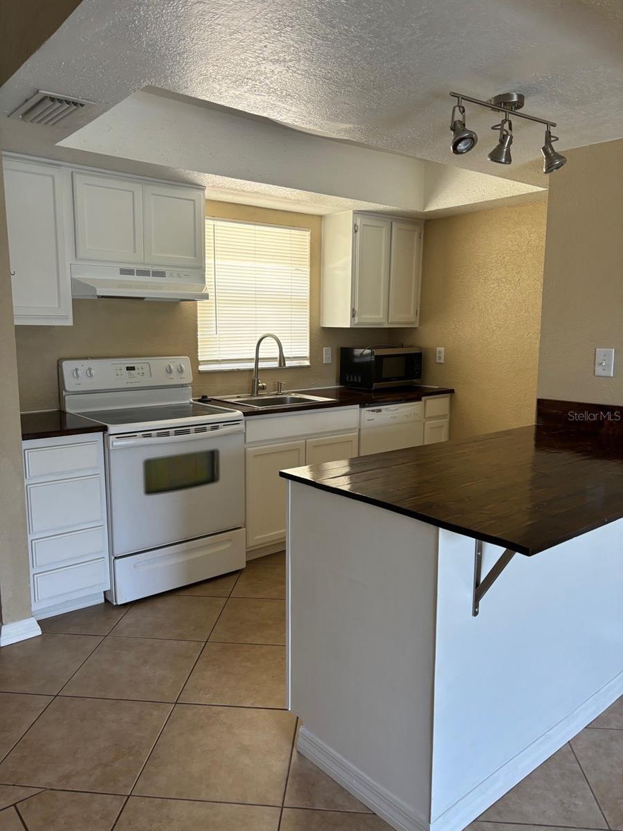 LOWELL VILLAGE - Residential
