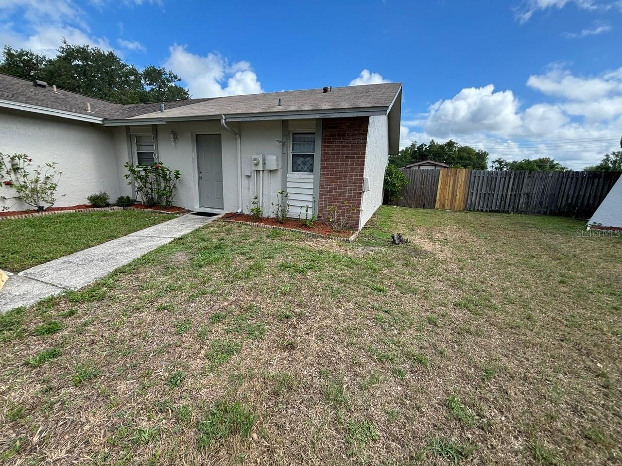 5109 LAWNTON COURT