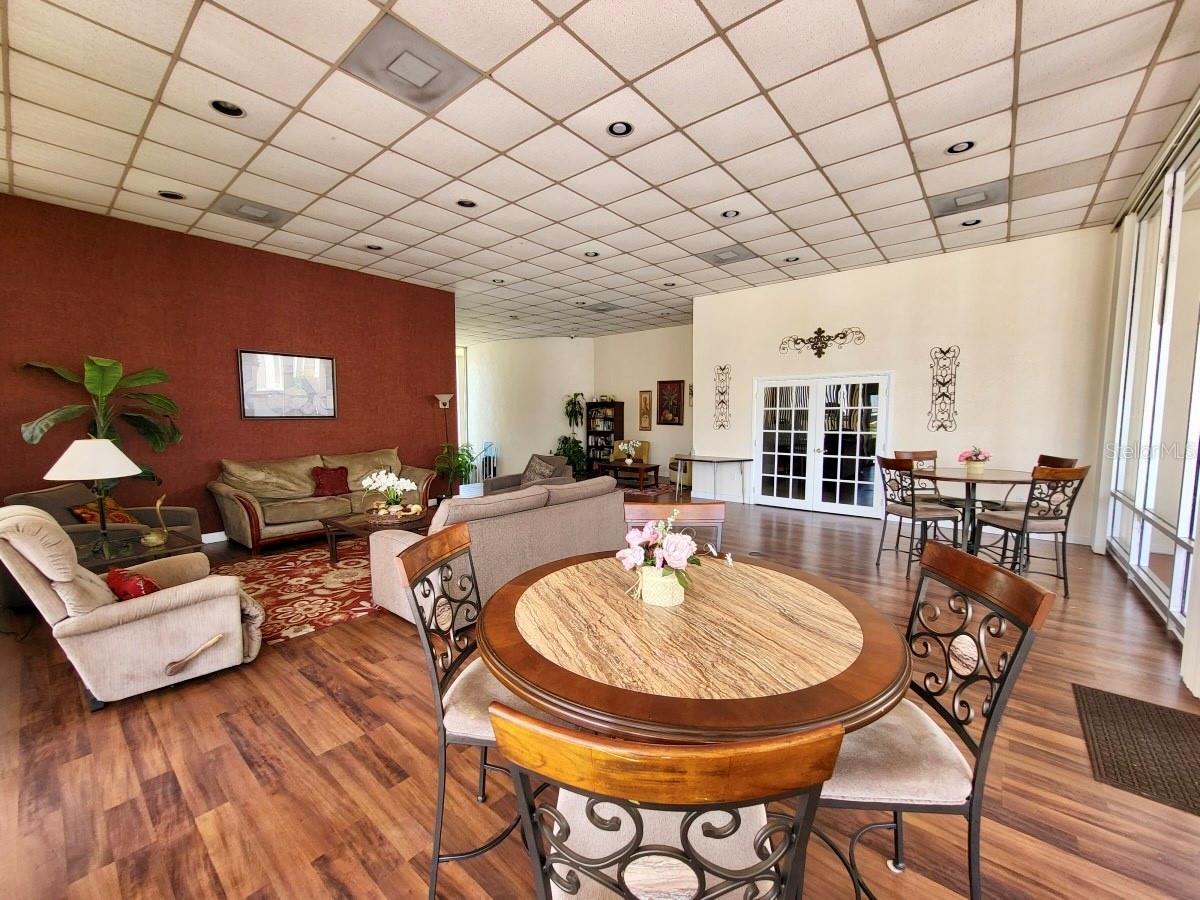 ROYAL ARMS CONDO - Residential