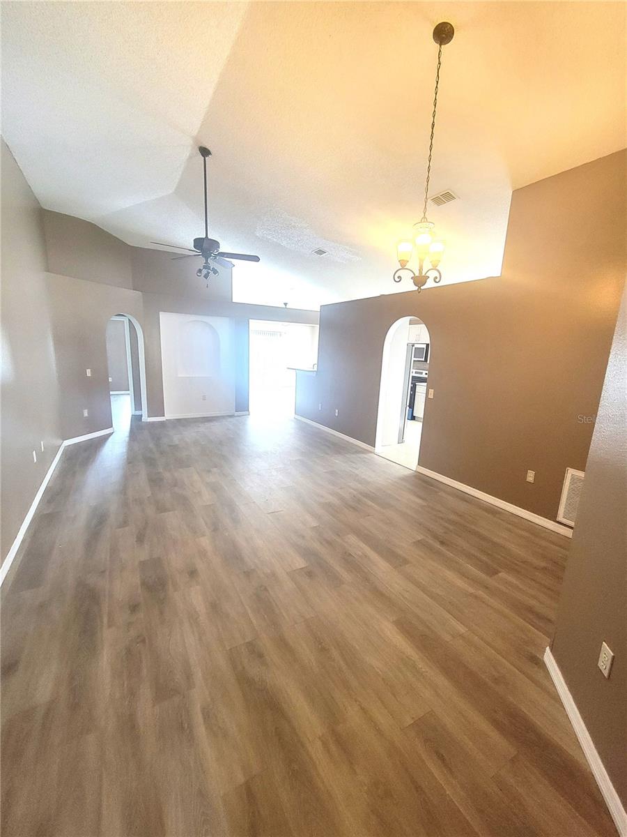 210 FAIRFIELD DR DRIVE