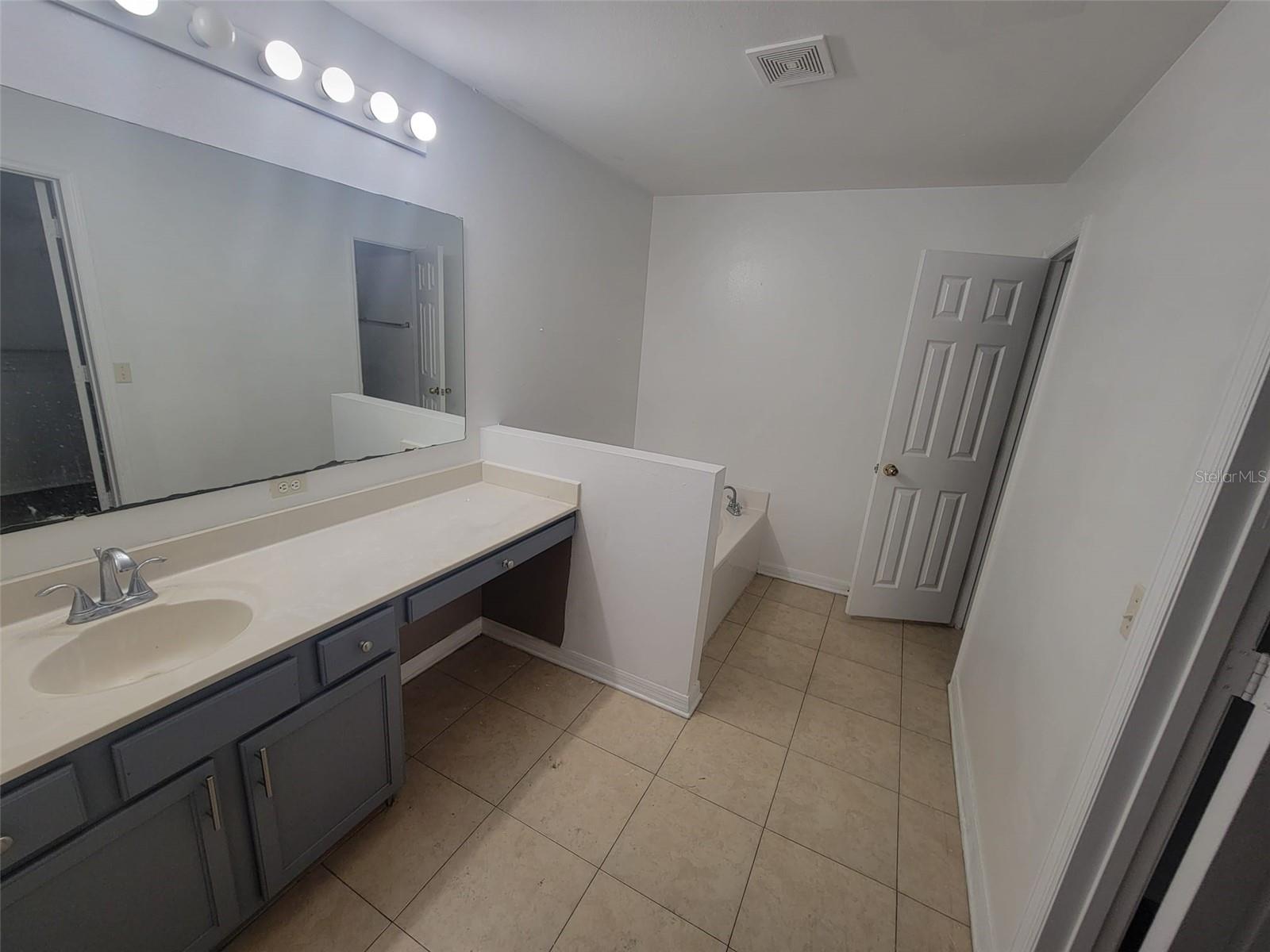 CELERY LAKES PH 1 - Residential