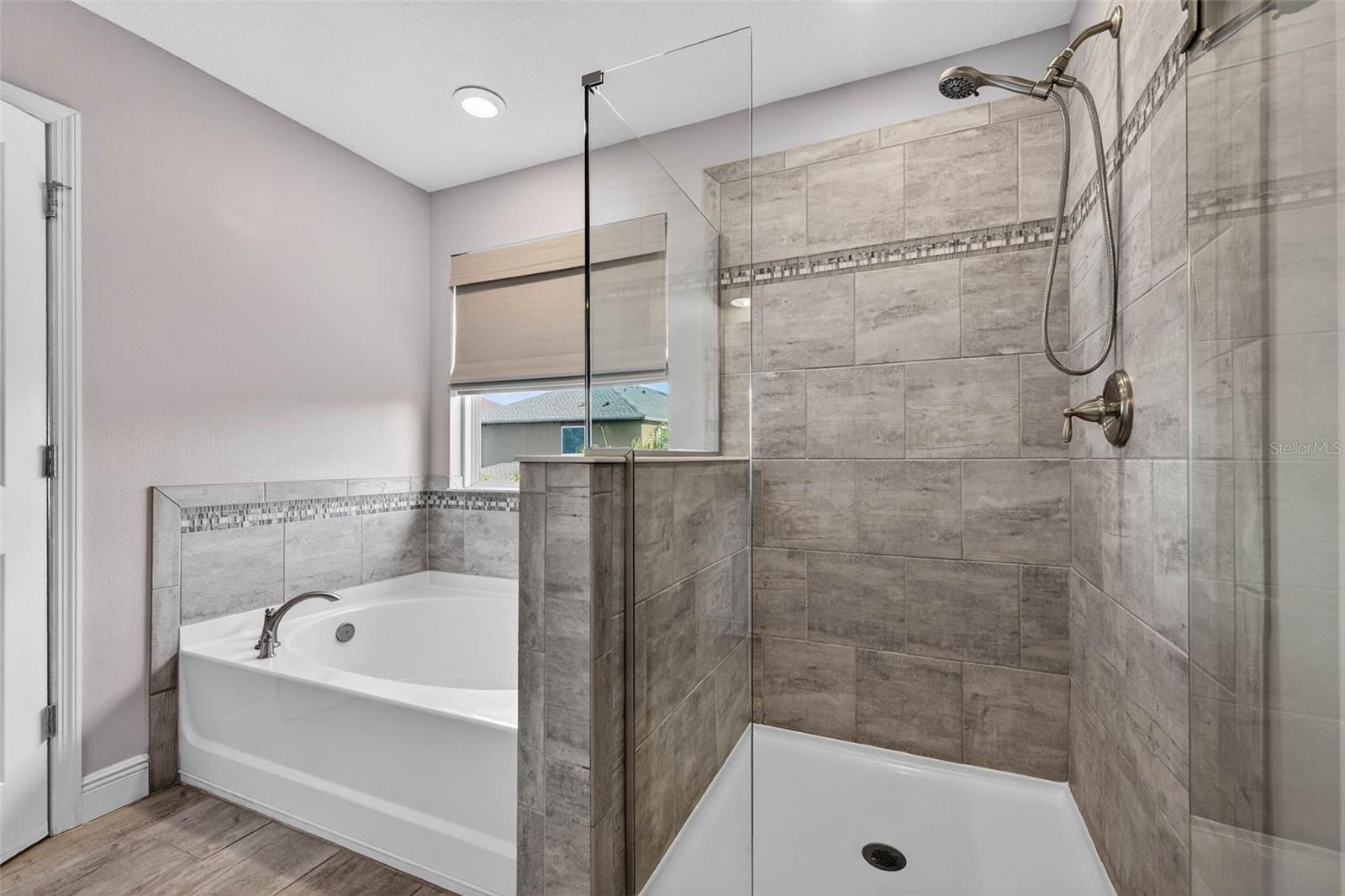 SEMINOLE GROVES - Residential