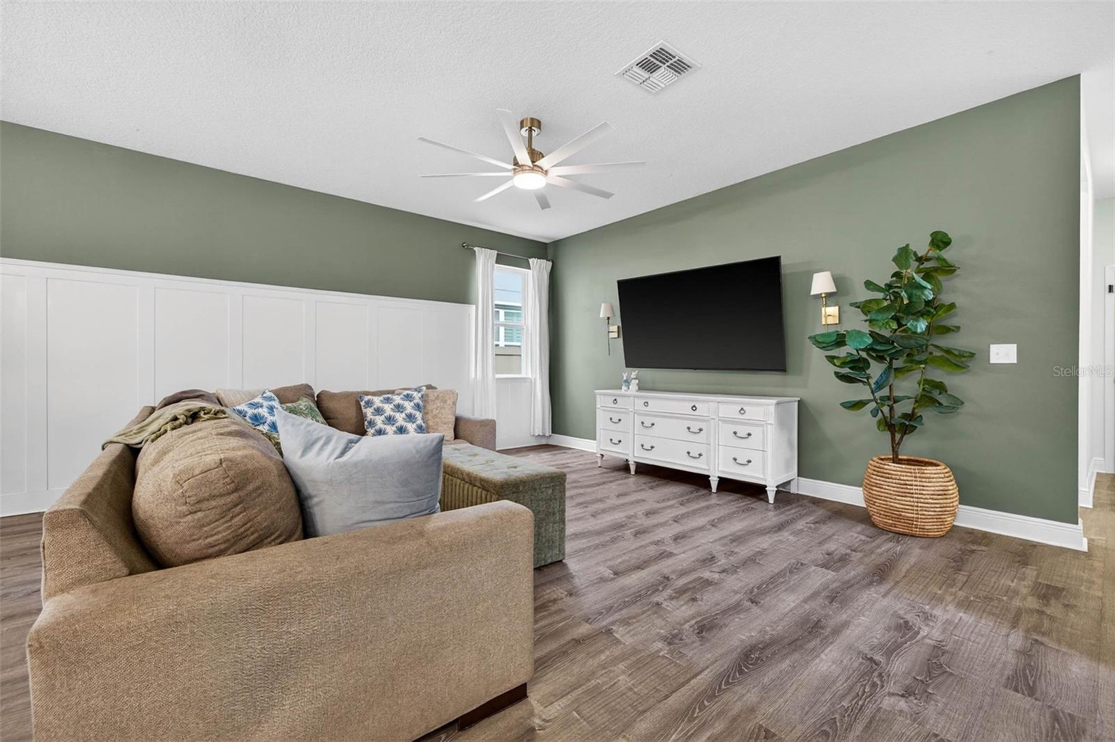 SEMINOLE GROVES - Residential