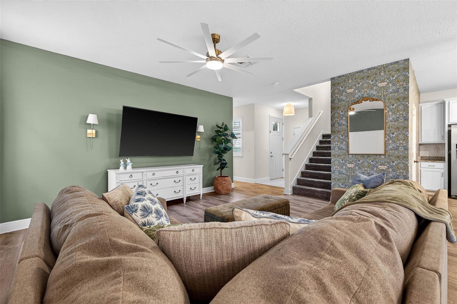 SEMINOLE GROVES - Residential