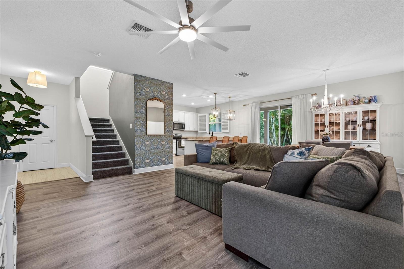 SEMINOLE GROVES - Residential