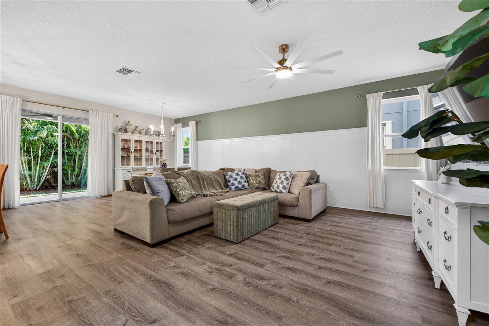 SEMINOLE GROVES - Residential