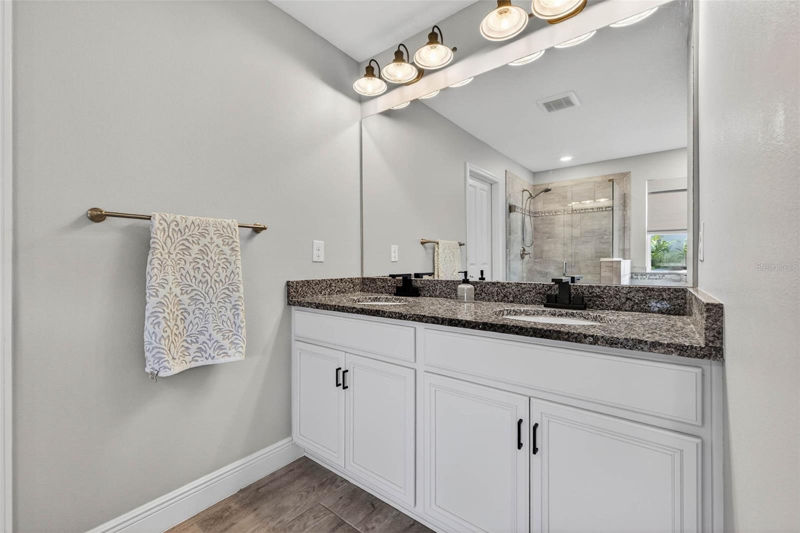 SEMINOLE GROVES - Residential