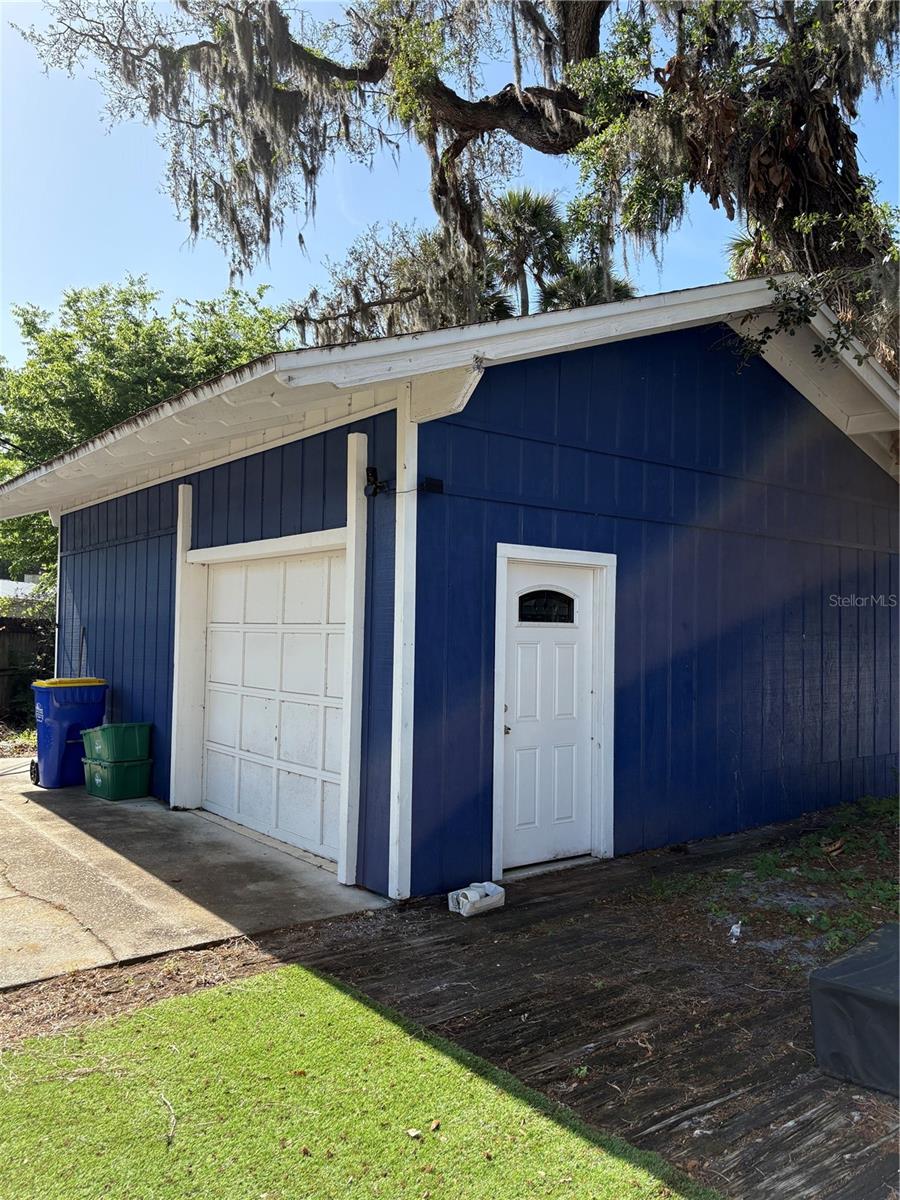 2203 LIME TREE DRIVE