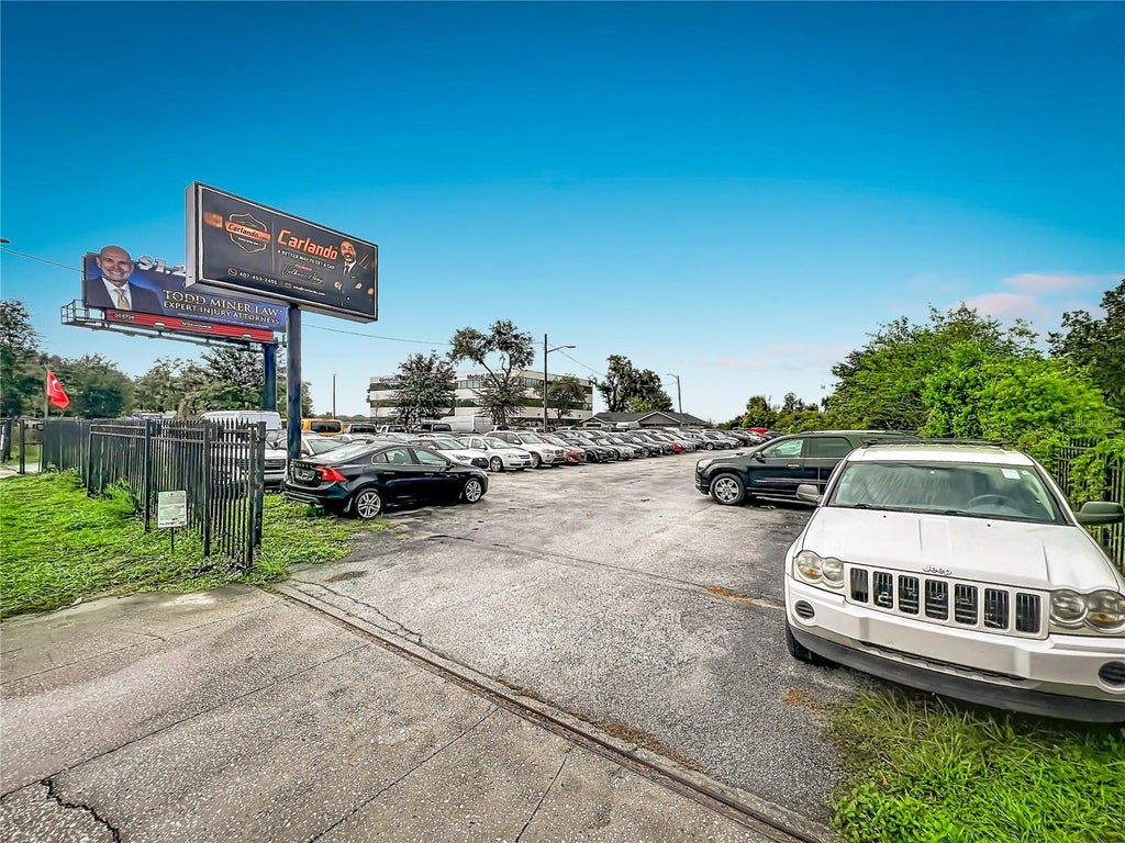 Photo of 690 N Semoran Boulevard, Orlando, FL 32807 (MLS # O6451212)