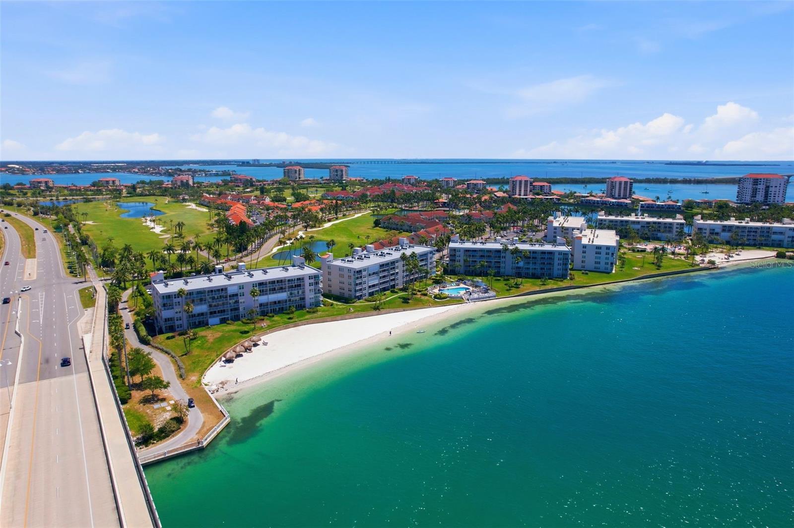 BAHIA VISTA - Residential