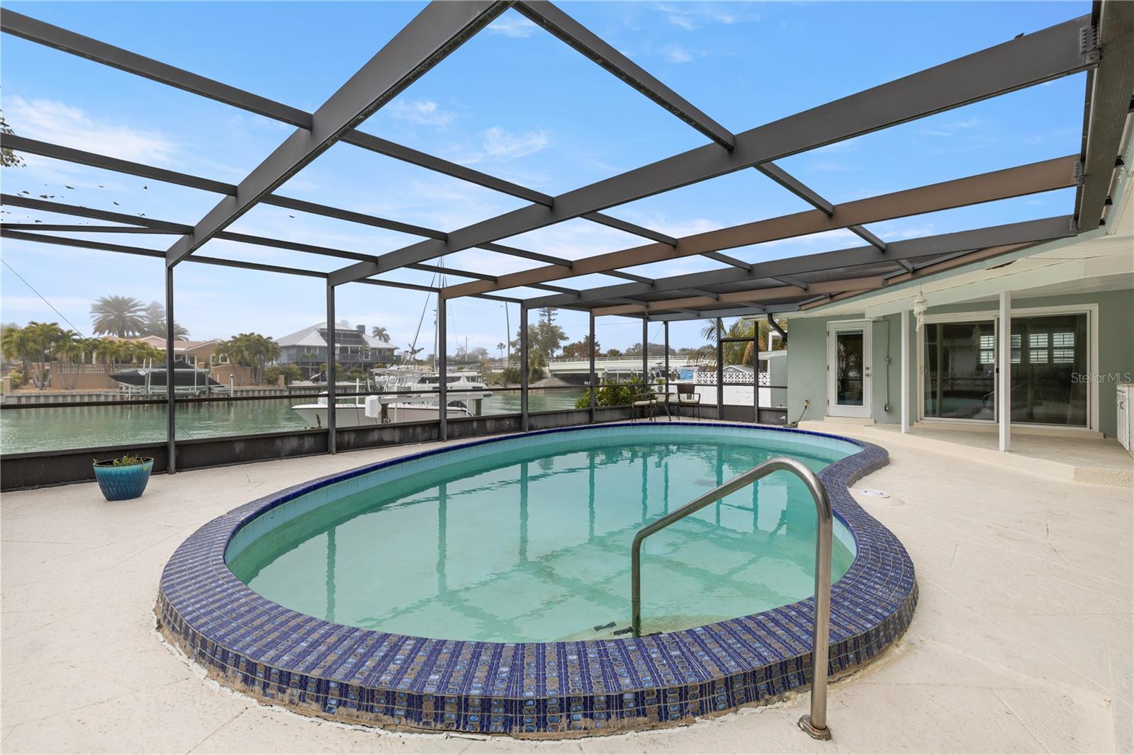 TIERRA VERDE - Residential