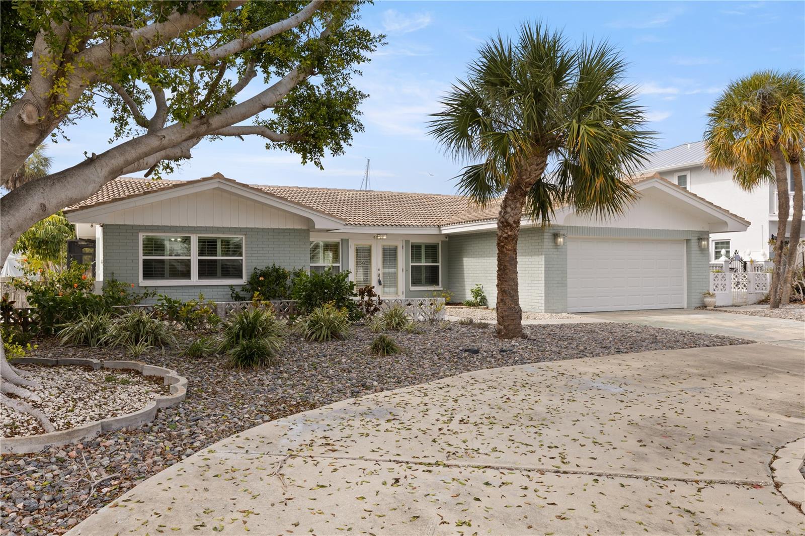 TIERRA VERDE - Residential