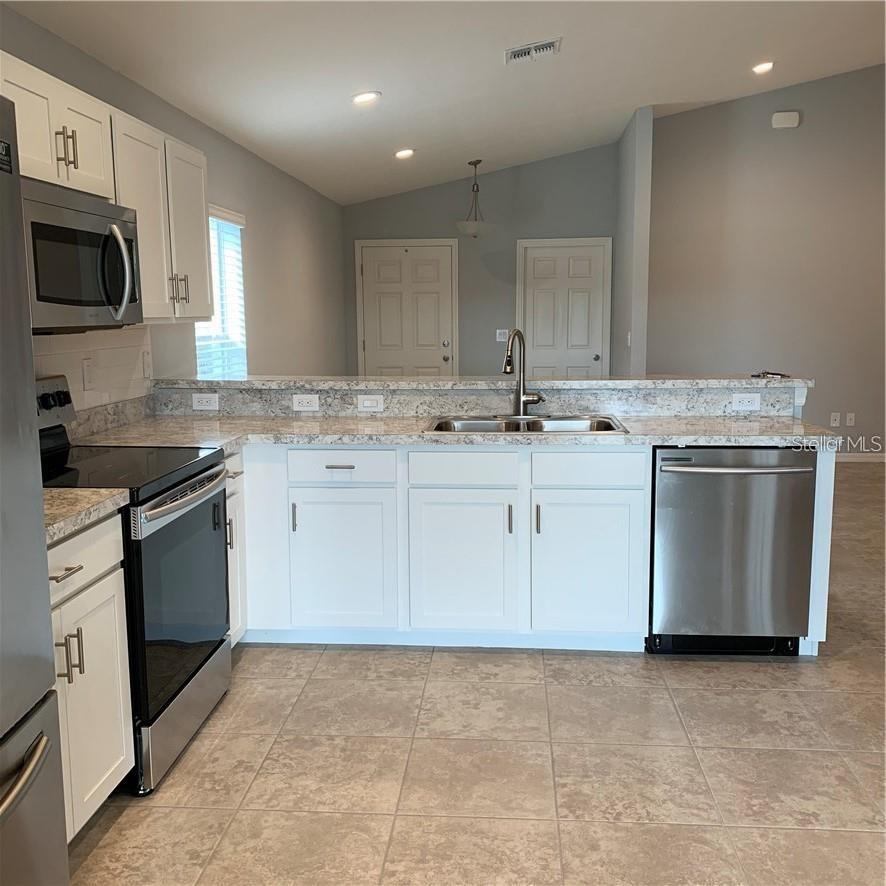 HIGHLAND MDWS 4B - Residential Lease