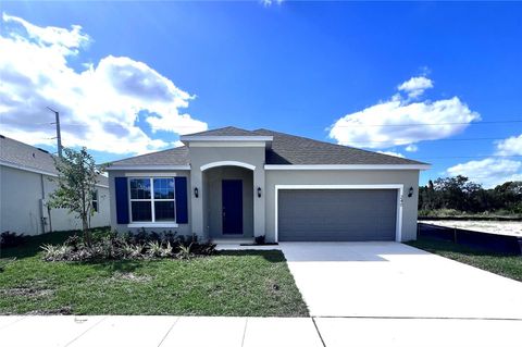 Photo of 240 Meredith Boulevard, Winter Haven, FL 33881 (MLS # G5101858) Photo of 240 Meredith Boulevard, Winter Haven, FL 33881 (MLS # G5101858)