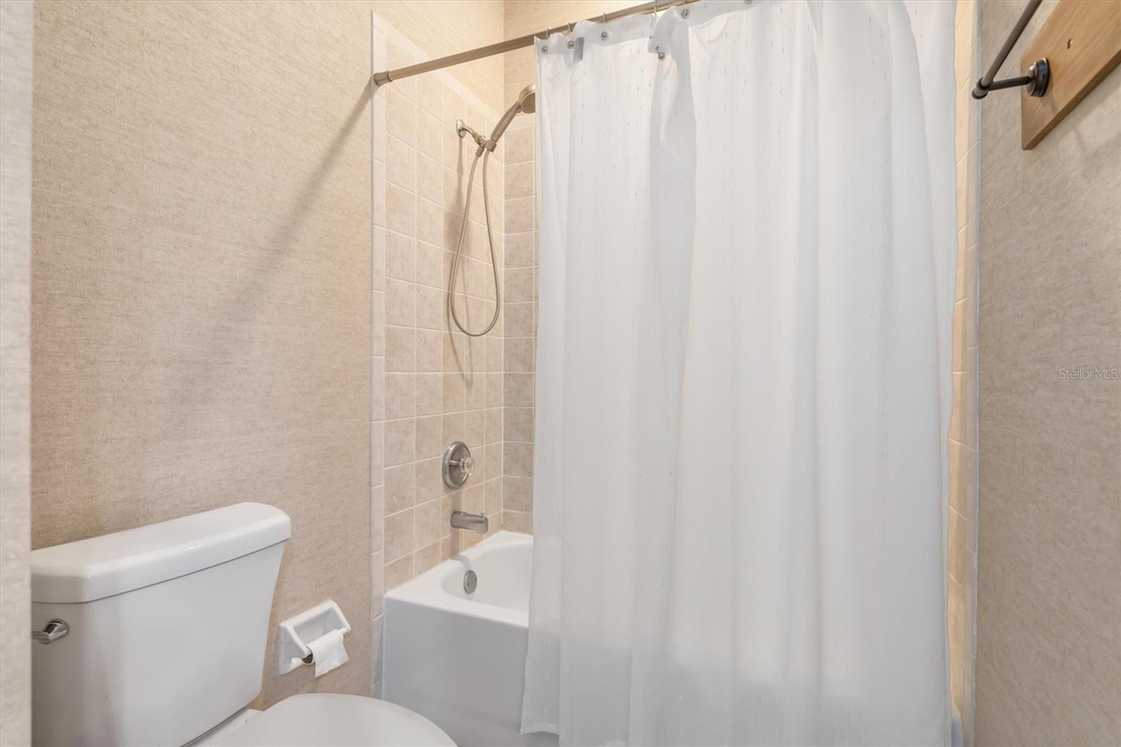 GRAND VISTA AT RIVERWOOD PH D - Residential