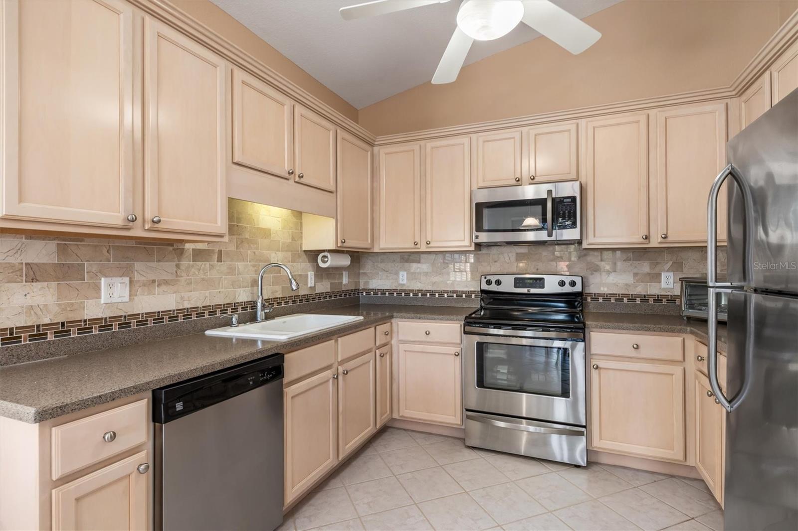 GRAND VISTA AT RIVERWOOD PH D - Residential