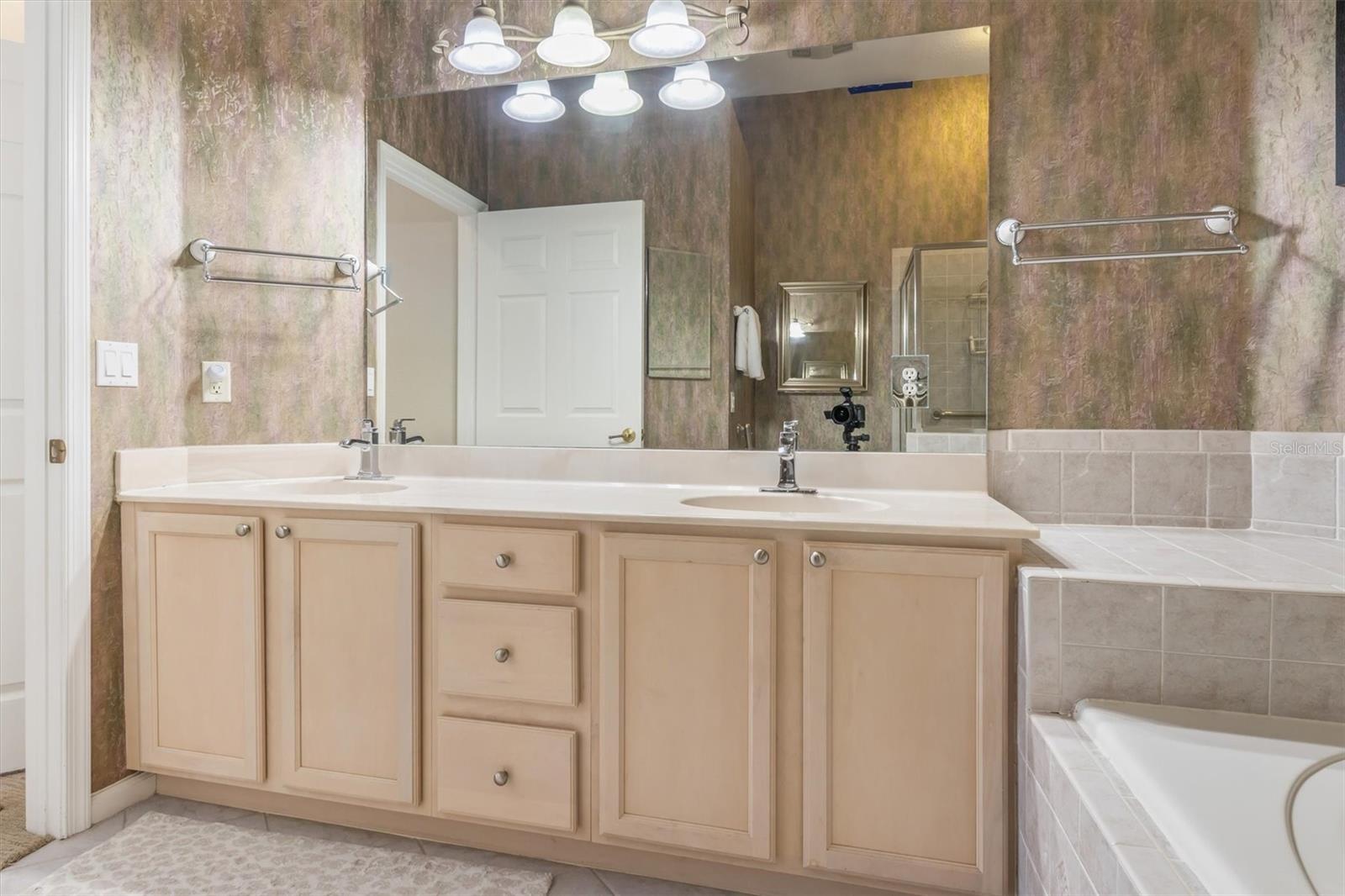 GRAND VISTA AT RIVERWOOD PH D - Residential