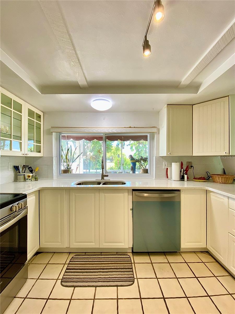 3325 HONEYMOON LANE