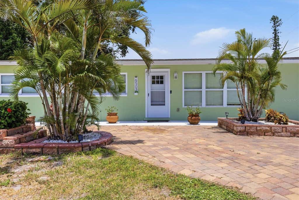 Photo of 6507 Clemson Street, Bradenton, FL 34207 (MLS # A4699715)