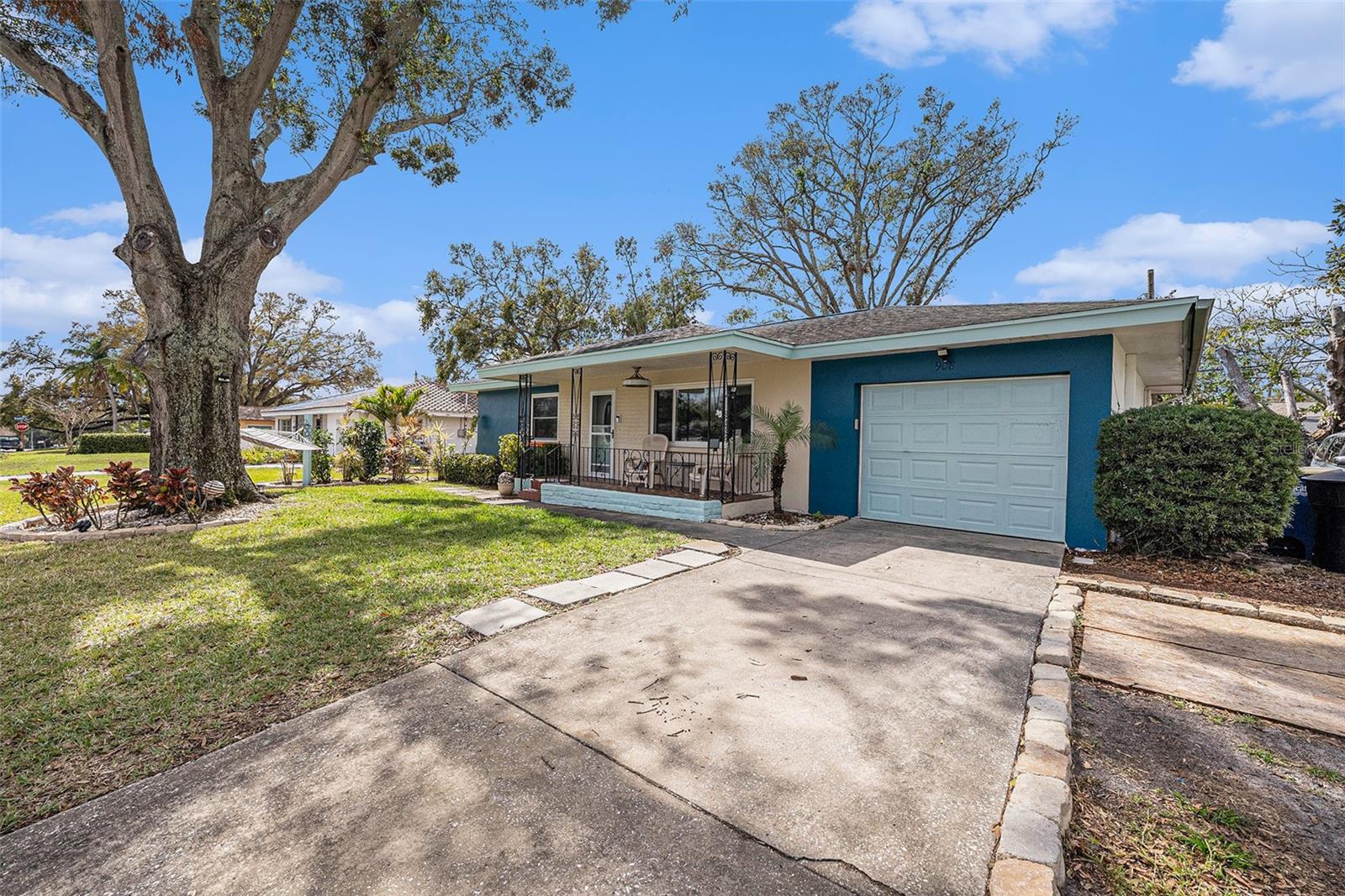 908 WOODLEY ROAD
